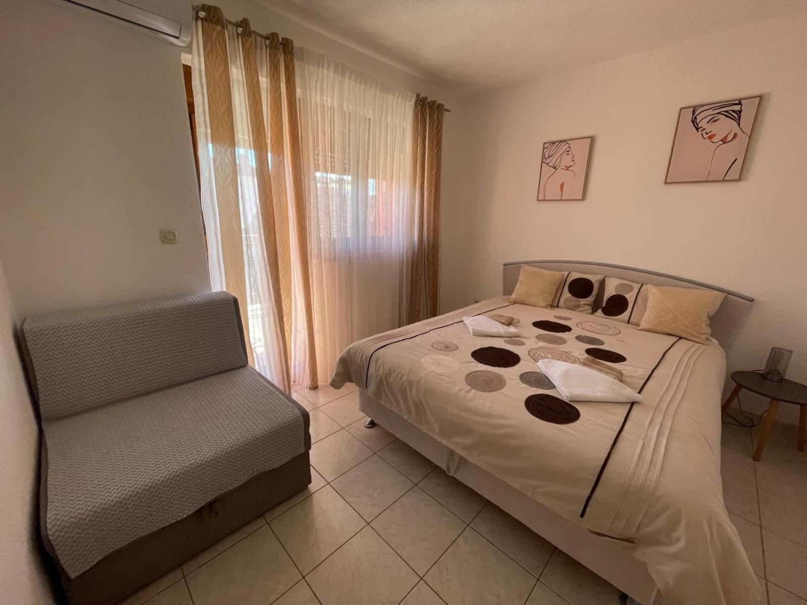 Apartments Mira Neum Exterior photo