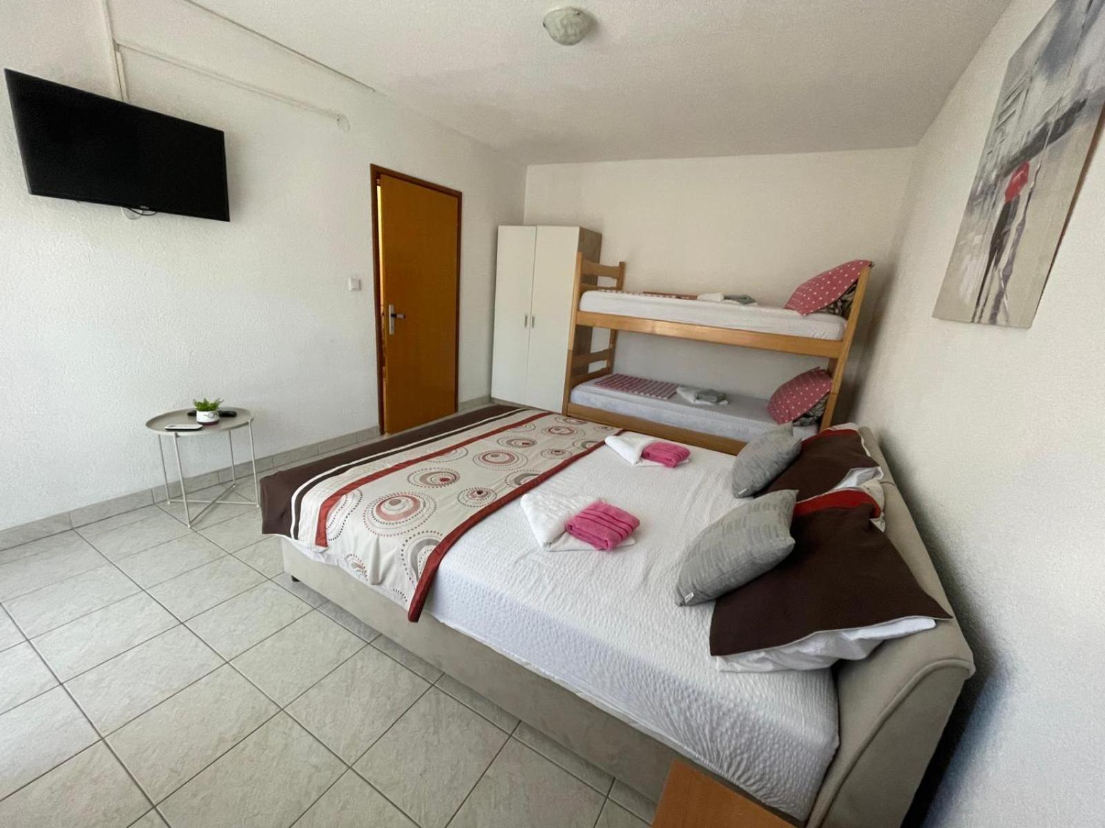 Apartments Mira Neum Exterior photo
